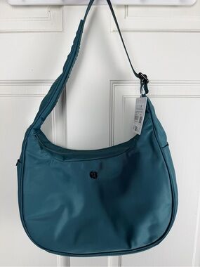 NWT Lululemon Teal city essentials Shoulder Bag - Stylish Everyday Carry